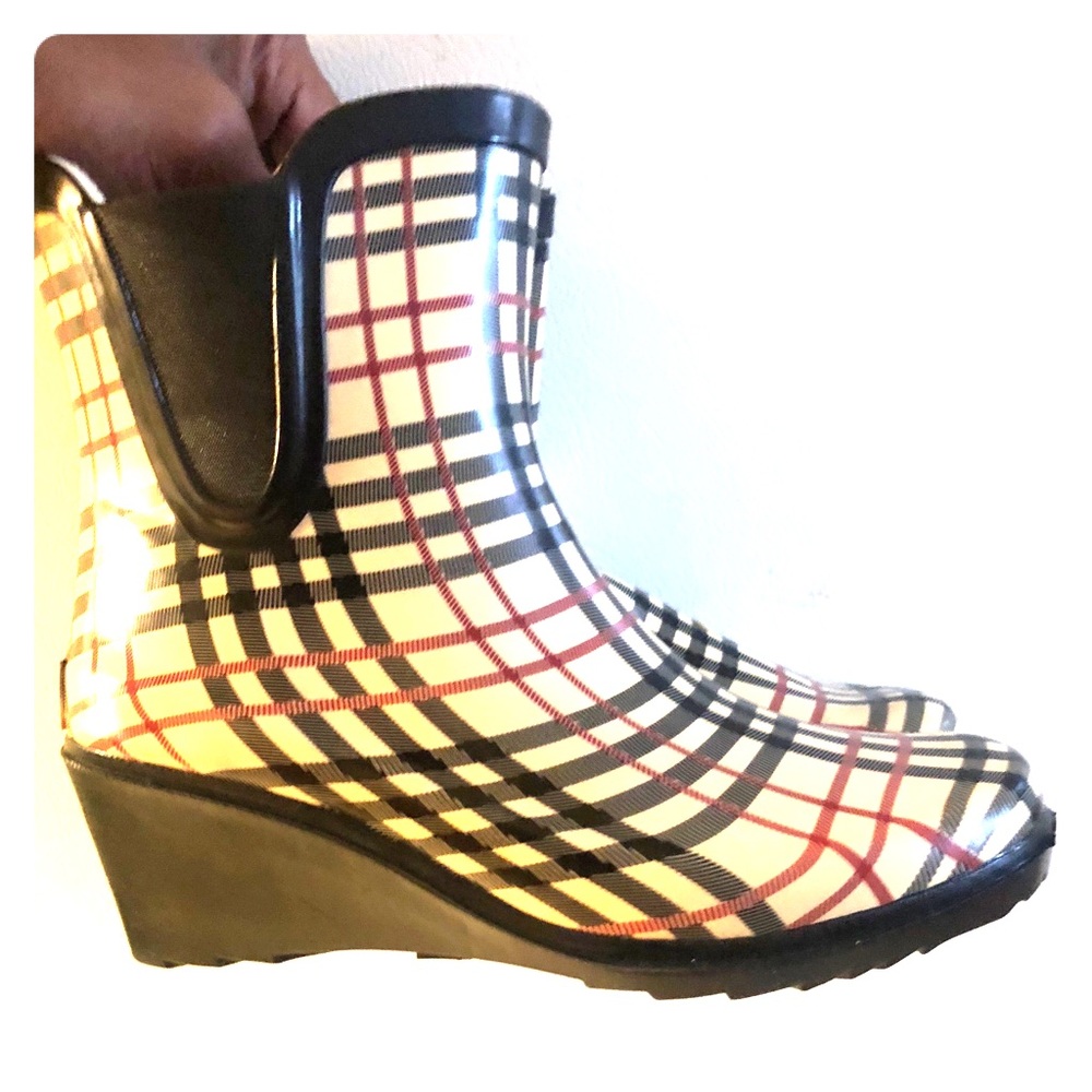 Forever Young Rainboots